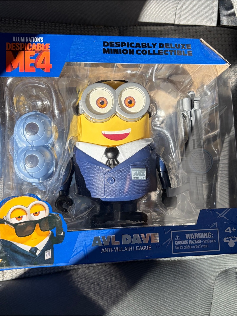 Universal AVL Dave Minion Figure - Yellow, Blue, Silver